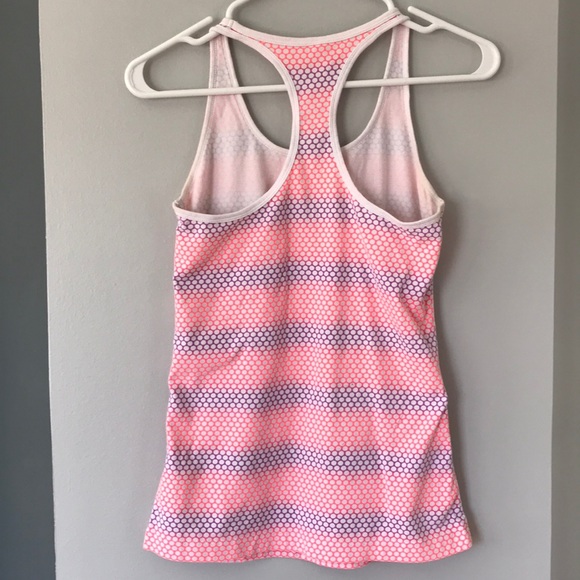 GAP workout tank - Picture 3 of 5